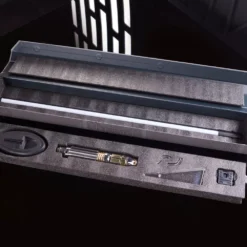 Disney Store Sabre Laser Mace Windu Legacy, Star Wars 11 Disney Store Sabre Laser Mace Windu Legacy, Star Wars -FUNKO Boutique 461063588858 5